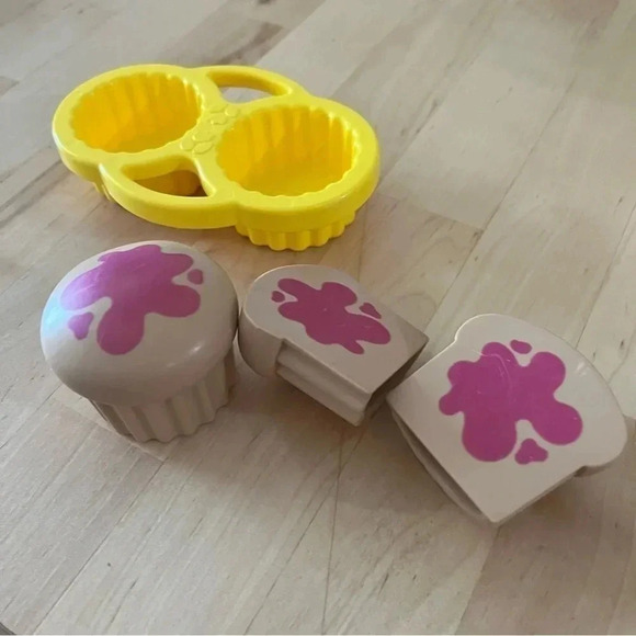 PLAYSKOOL 1990’S MAGIC BREAKFAST PARTY REPLACEMENT 2 Jam MUFFINS & BAKING PAN - Picture 4 of 6
